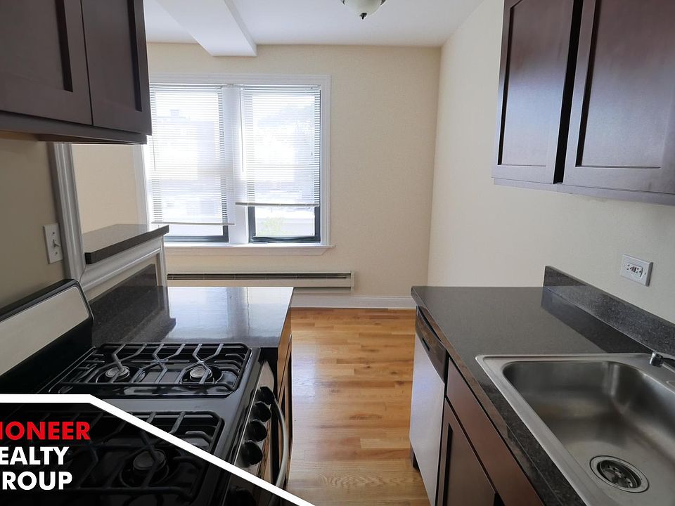 1st image of 818 W Diversey Pkwy APT A