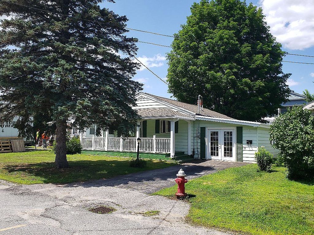 11 Elm St, Gorham, NH 03581 Zillow