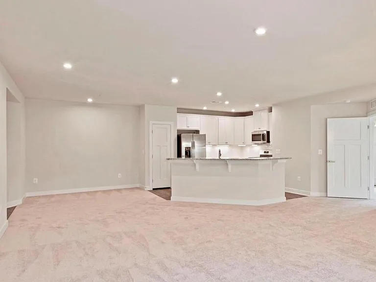 10010 Ruffian Way #R — Photo 14