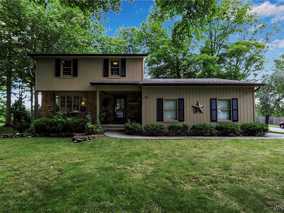 1st image of 20 Crescent Dr