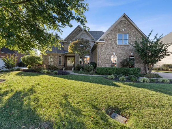 2711 Crowne Pointe Dr, Murfreesboro, TN 37130