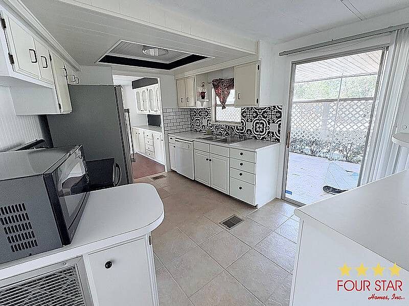 1st image of 644 Cherry Tree Ln