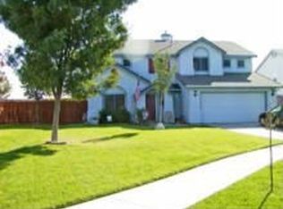 662 Contenta Ct, Lemoore, CA 93245