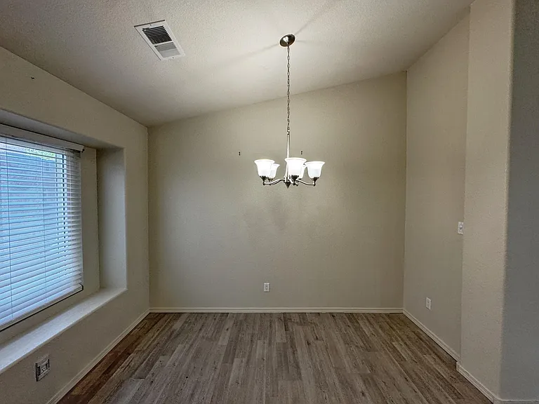 7152 Elk Creek Rd NE — Photo 12