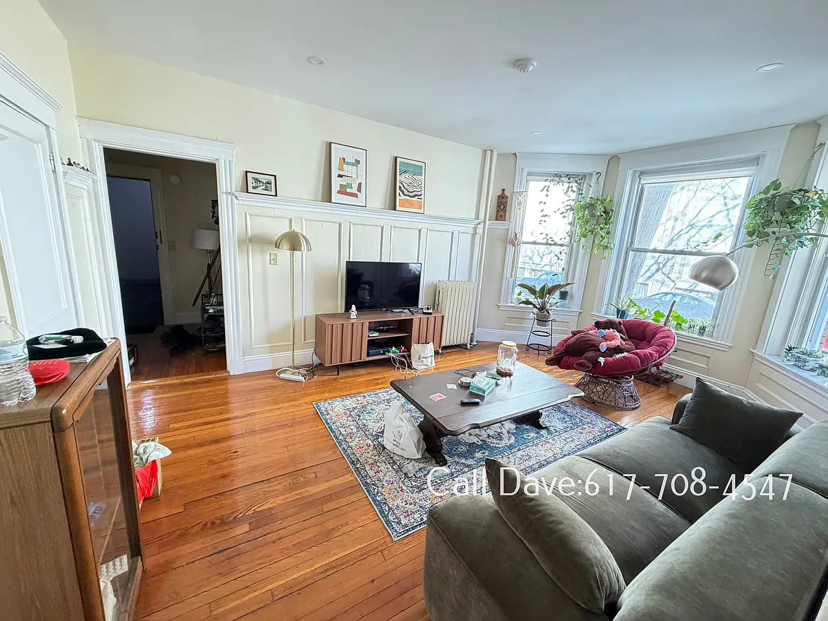 Building Photo - 1128 Commonwealth Ave #3