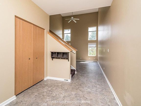 4th image of 454 Landmark Ave