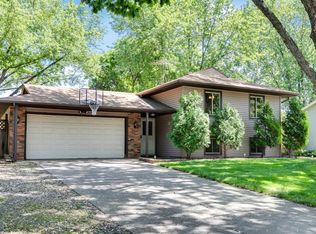 8633 Inwood Ave S, Cottage Grove, MN 55016