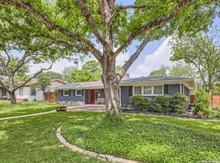 551 Woodcrest Dr, San Antonio, TX 78209