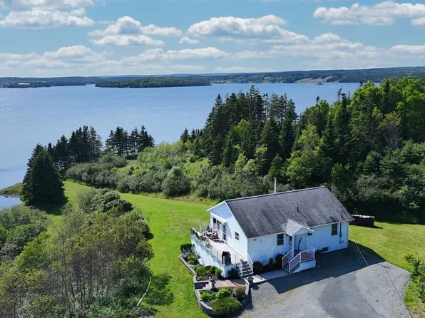 217 Corbetts Cove Rd, Lynche River, NS B0E 3B0