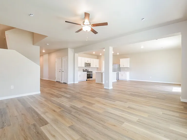 2120 Christina St — Photo 5
