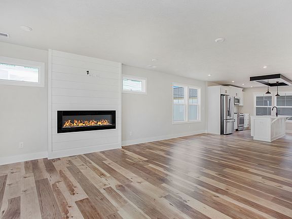 5th image of 6644 S Square Ln