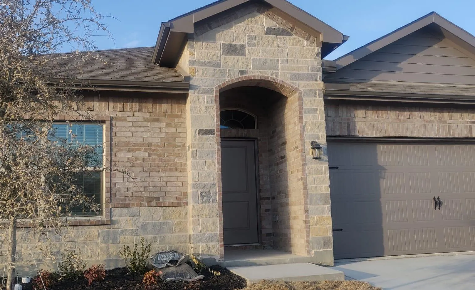 4 bed, 1588 sqft, $2,199 — Photo 1
