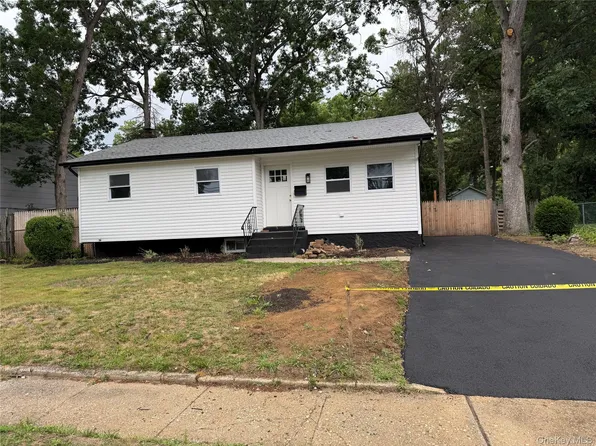 221 State Avenue, Wyandanch, NY 11798