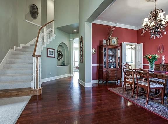 3rd image of 3204 Parkwood Dr