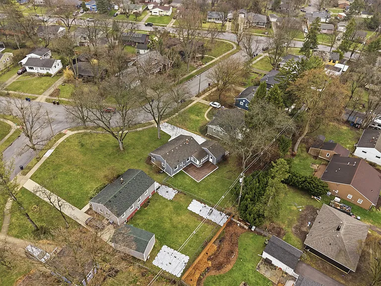 831 Loyola Dr — Photo 37