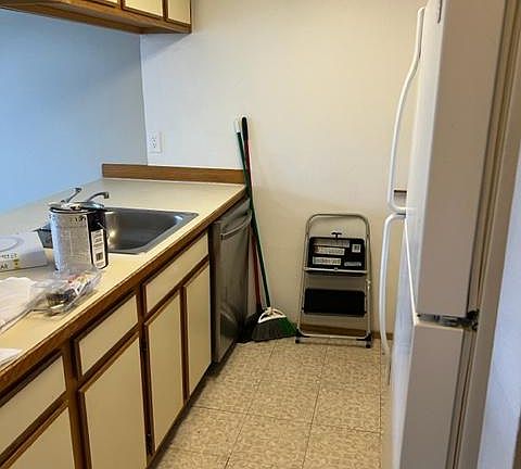 4th image of 12023 28th Ave NE APT 204
