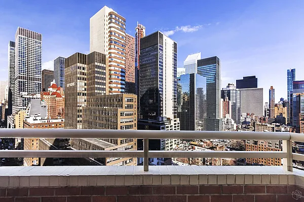 Rented by Halstead Real Estate | media 63