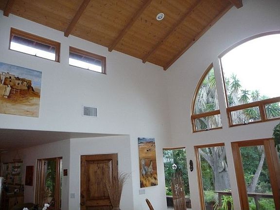 High ceilings - lots of light