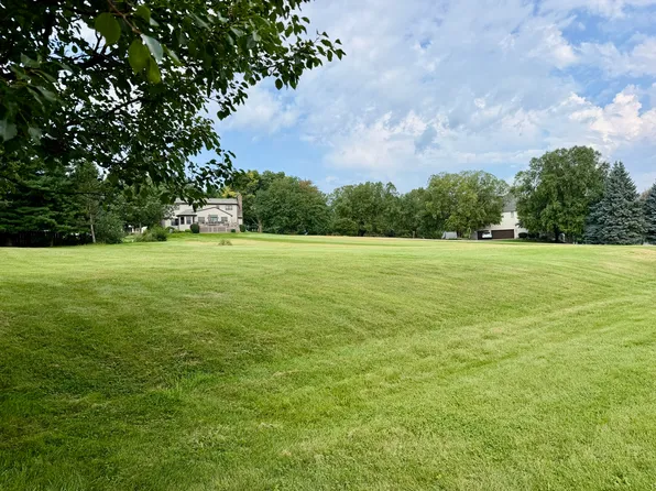 1725 Heritage Dr, Sterling, IL 61081