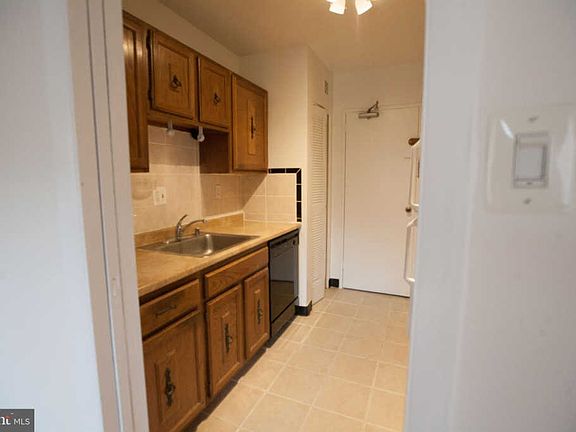 4th image of 1830 Columbia Pike APT 202