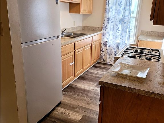 3rd image of 543 Kling St