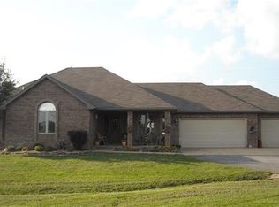 74 Foxtail Dr, Fordland, MO 65652