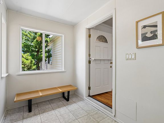 4th image of 7522 N Dwight Ave