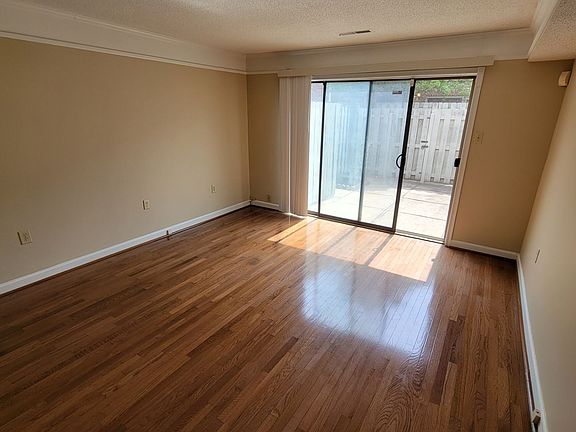 5th image of 2530 E North St #H4