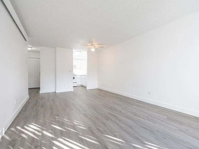 Bridgeview Apartments - Get a $500 VISA! — Photo 23