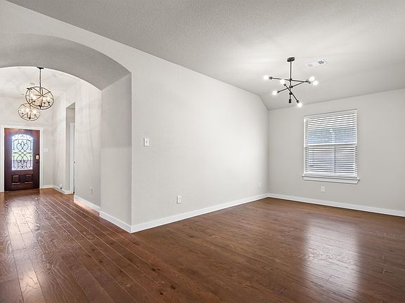 4th image of 1505 Spoonbill Dr