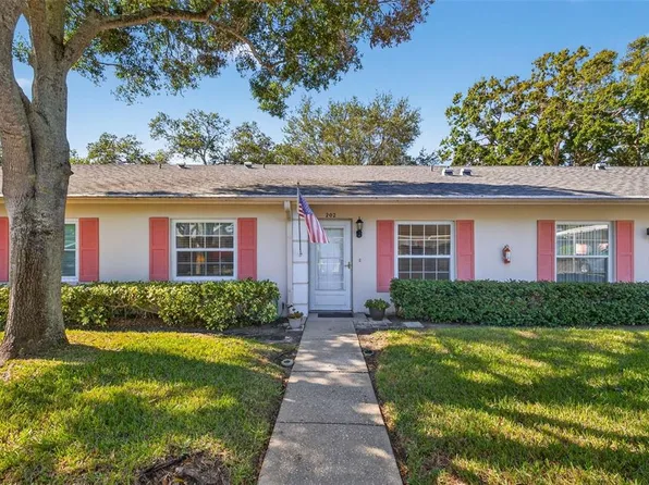 1535 Nursery Rd APT 202, Clearwater, FL 33756