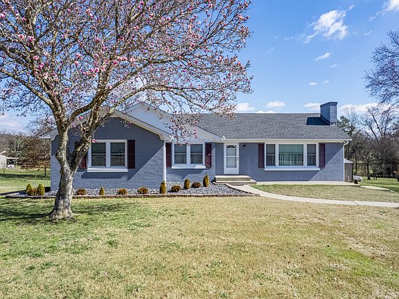 4th image of 108 N Hardin Dr