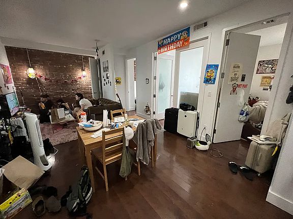 4th image of 202 Starr St #2F