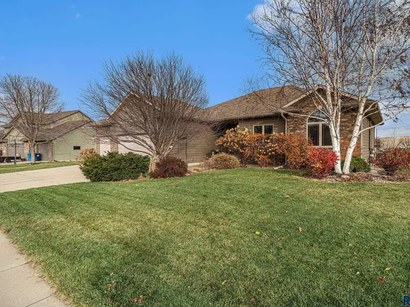 1300 S Lindenwald Dr, Sioux Falls, SD 57106
