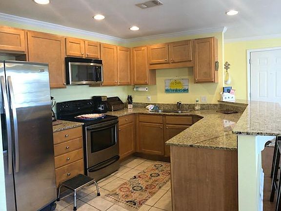 3rd image of 2421 Beachview Dr #C3