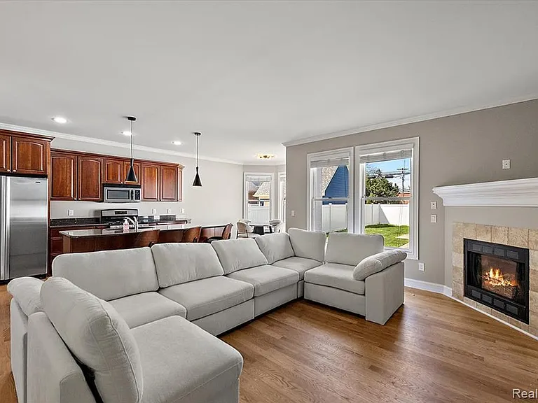 1109 Bennaville Ave — Photo 11