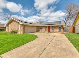 422 Oak Ridge Pl, Grand Prairie, TX 75052