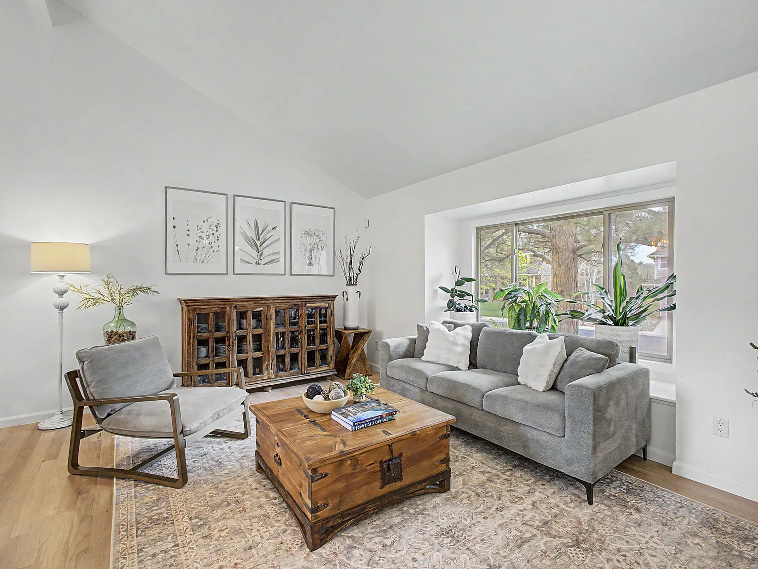 3 bed, $5,200 — Photo 3