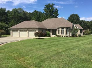 236 Westfield Ln, West Terre Haute, IN 47885