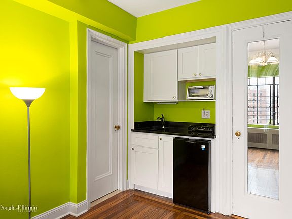 3rd image of 25 Tudor City Pl APT 1216