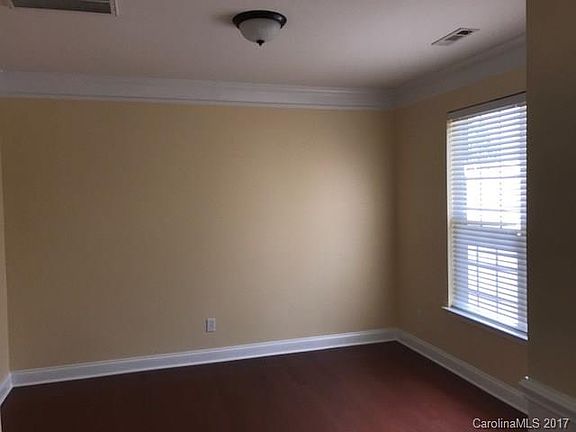 4th image of 10345 Montrose Dr