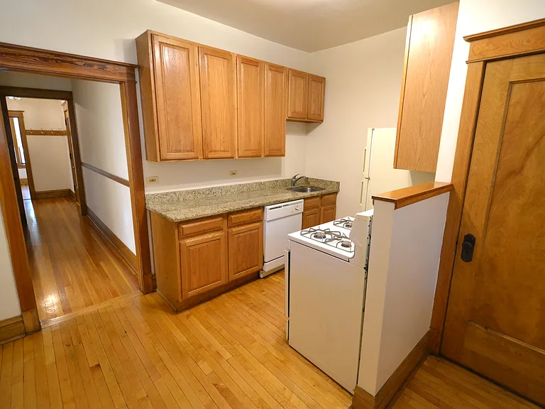3765 N Lakewood Ave #2 — Photo 7