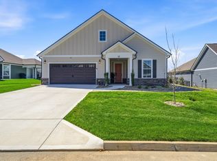 327 Trillium Trl, Lenoir City, TN 37771