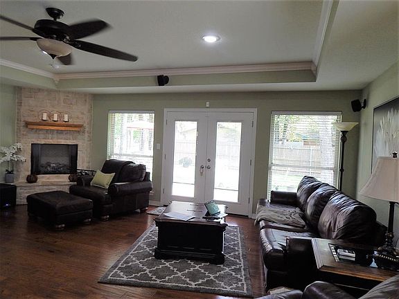 5th image of 11 Crescent Dr