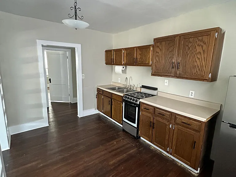 101 E Benton St #302 — Photo 6