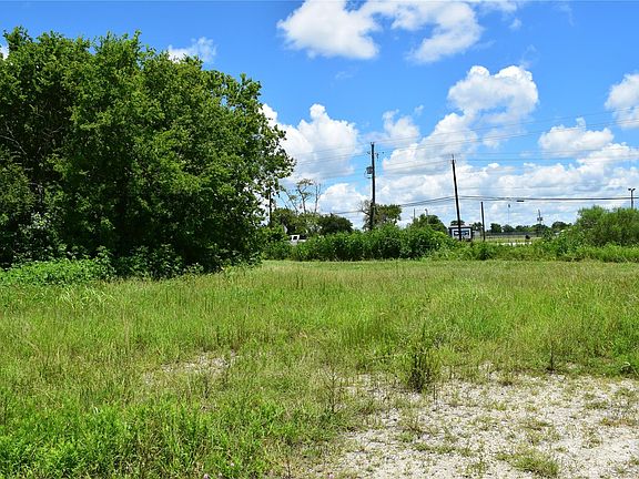 4th image of 5350 N Highway 35