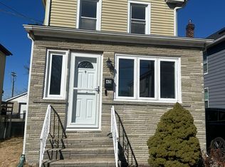 45 Capitol St, Paulsboro, NJ 08066