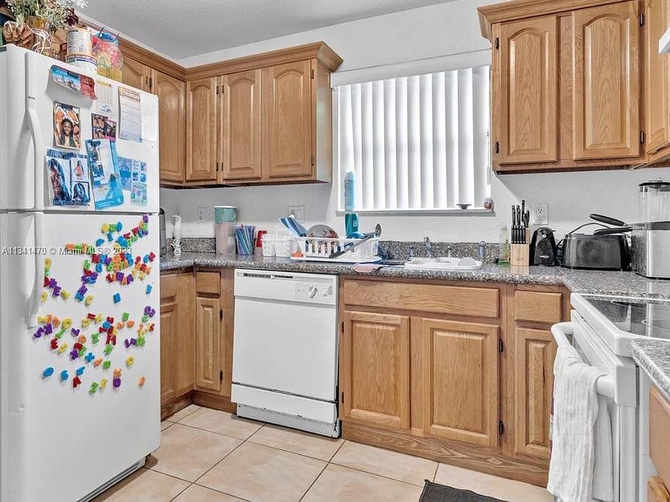 2nd image of 17365 SW 107th Ave #X