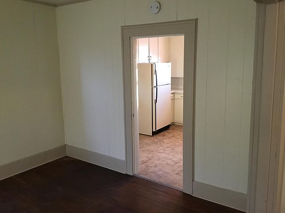 4th image of 615A N Jackson St