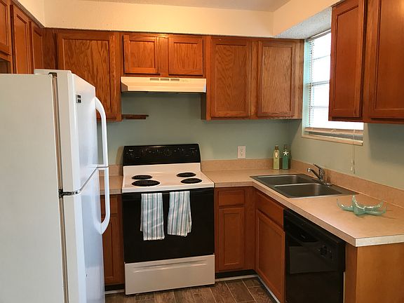 2nd image of 614 4th St N APT A